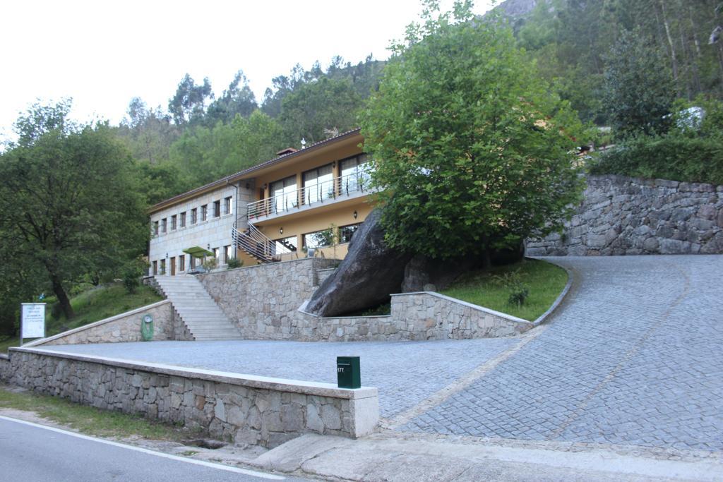 Hotel Pala Dos Mouros à Gerês Extérieur photo